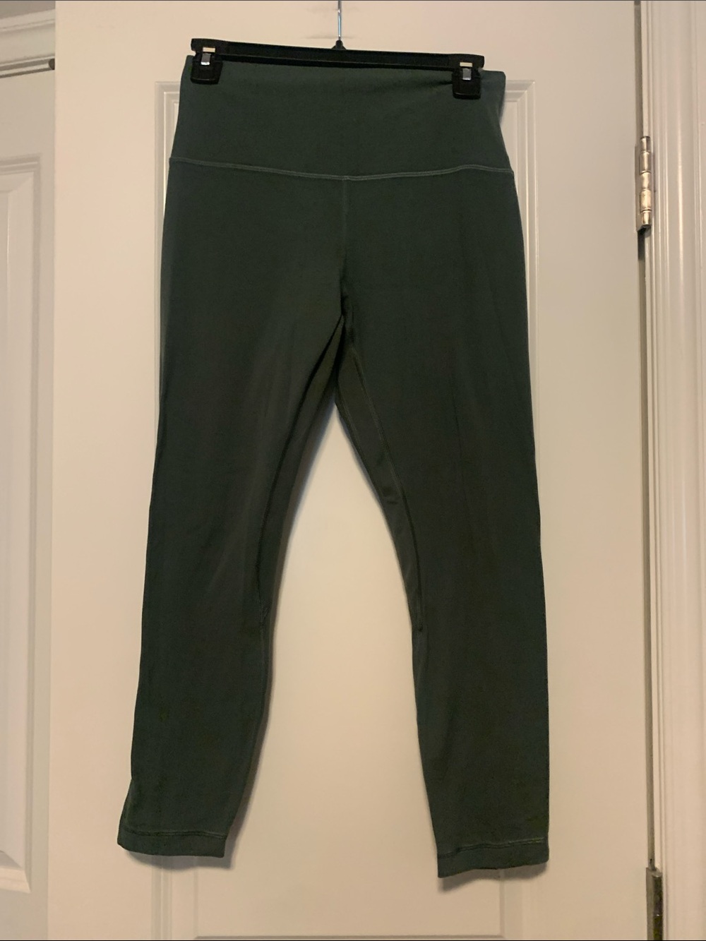 Lululemon HR Align Leggings, 22in, Sz 8
Square Dot, Good Condition